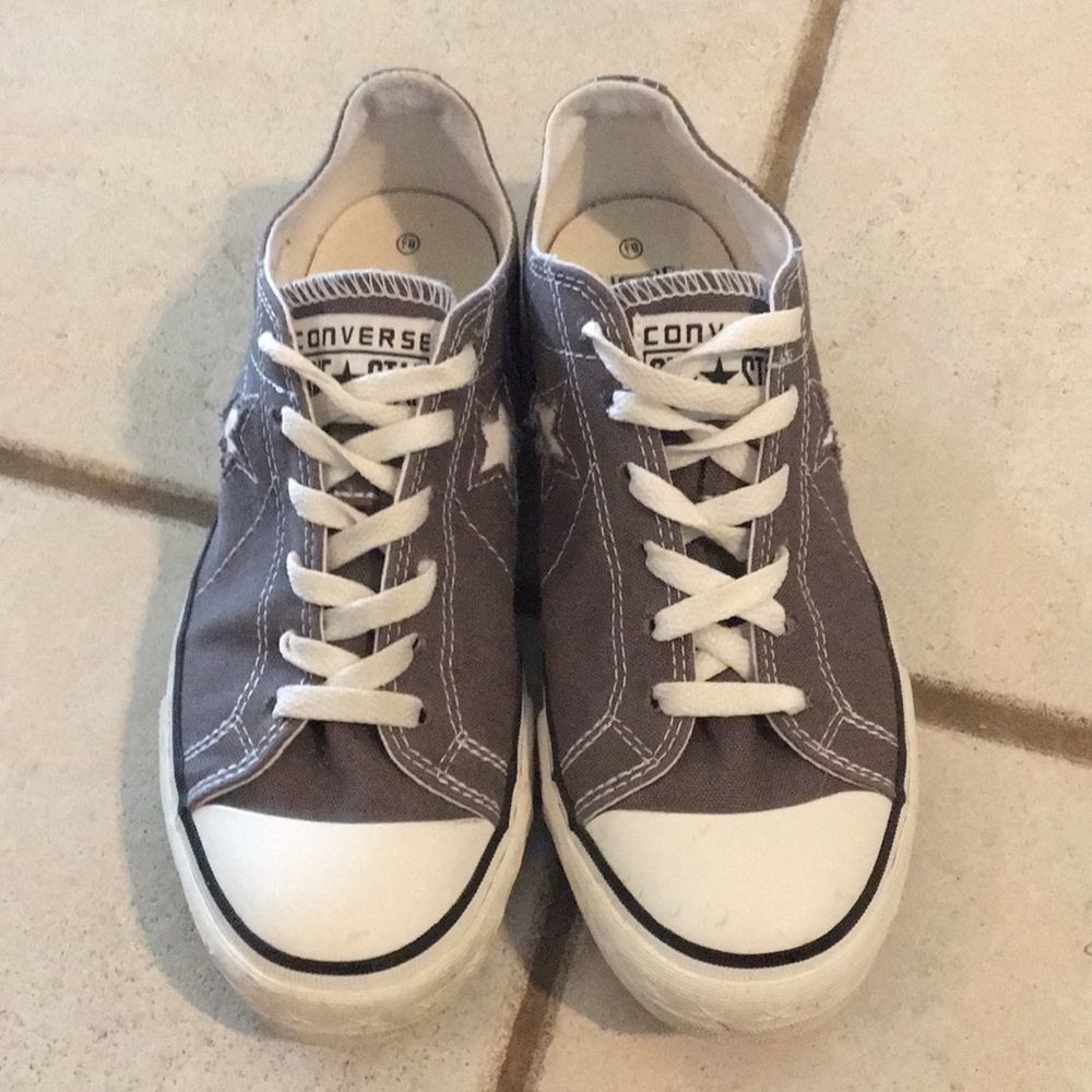 Converse Sneakers 👟